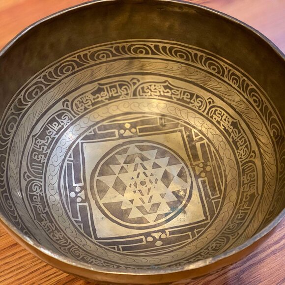 Authentic Hand Made Kalachakra Mandala Tibetan Singing Bowl. - Picture 10 of 10